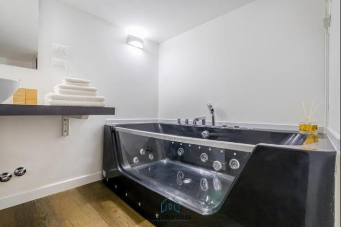 Apartment Center Jacuzzi Deluxe Loft